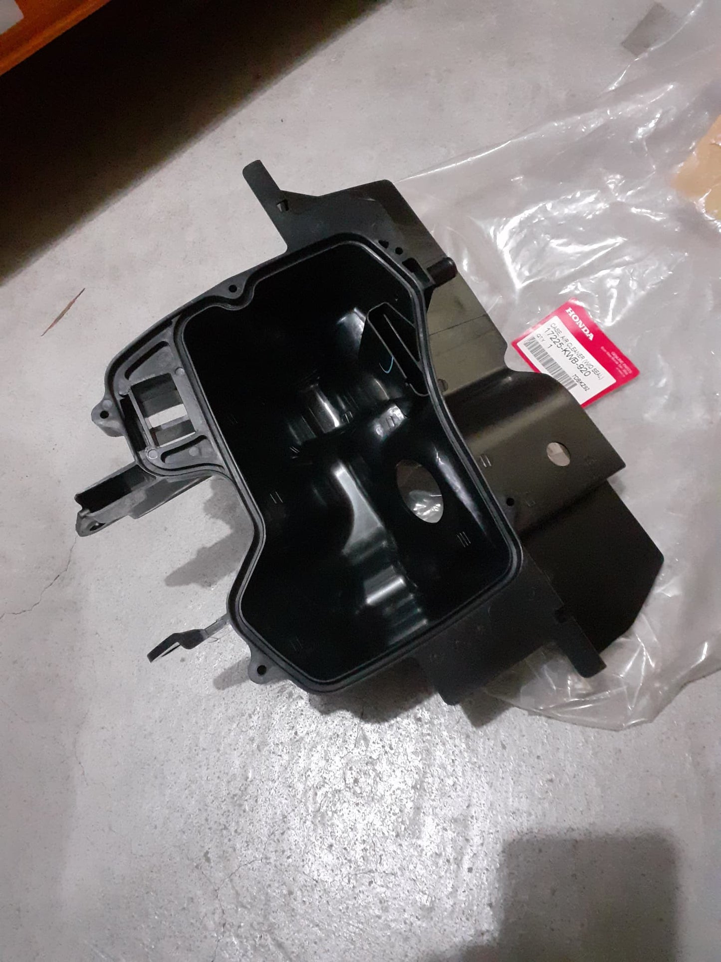 CASE,AIR CLEANER (DASH)