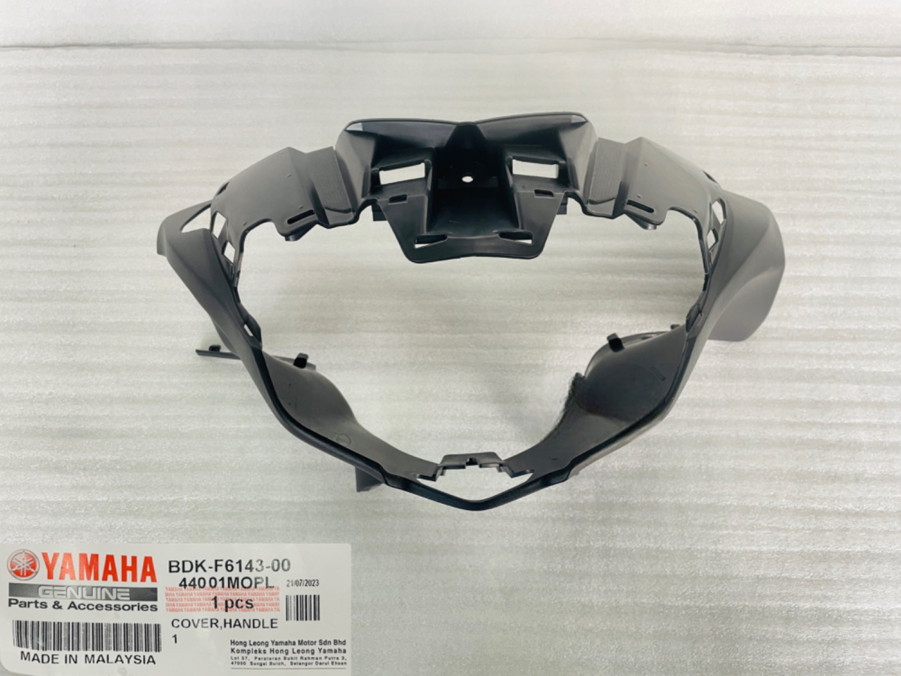 COVER, HANDLE UPPER 1-135LC FI V8