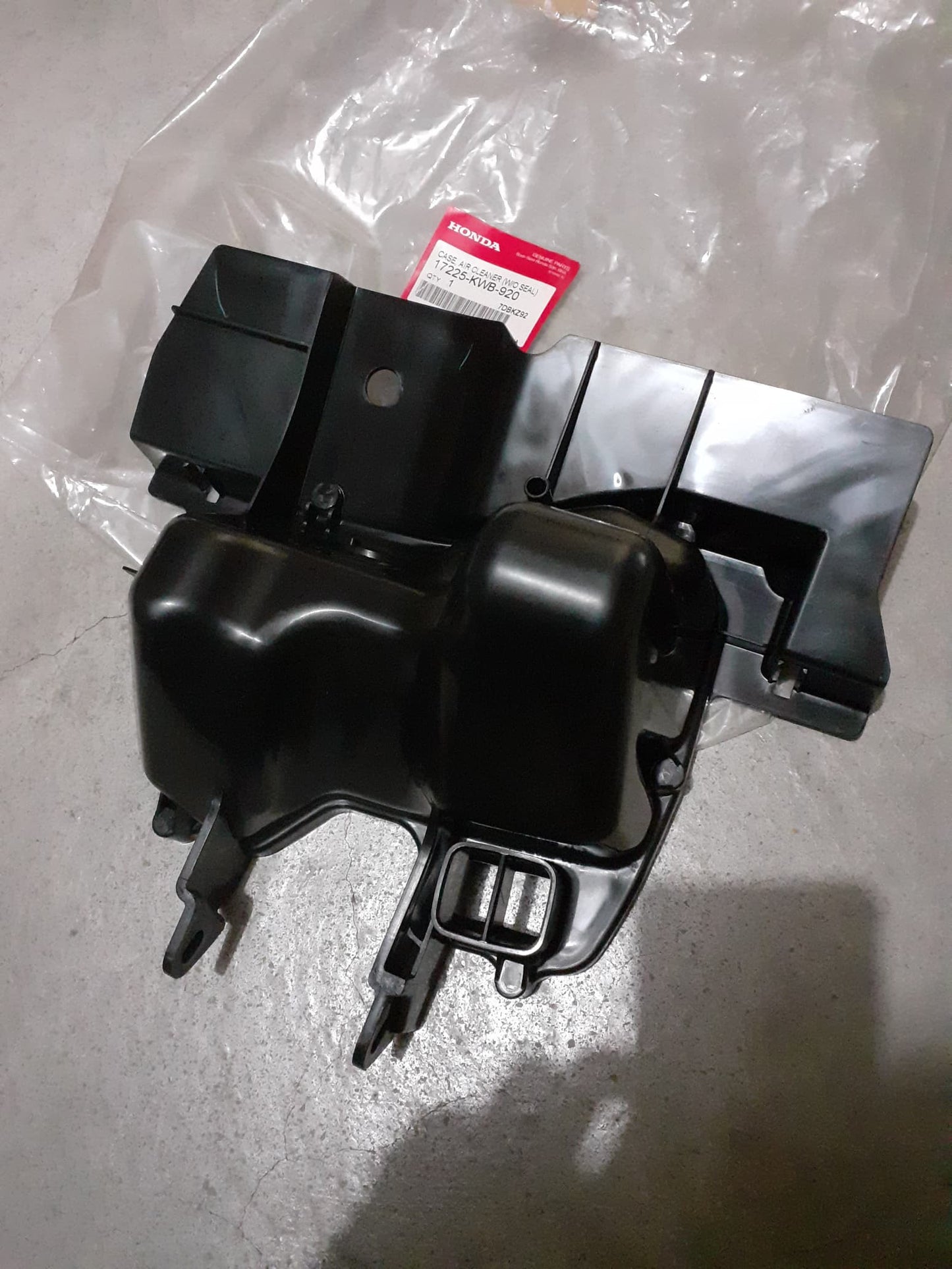 CASE,AIR CLEANER (DASH)