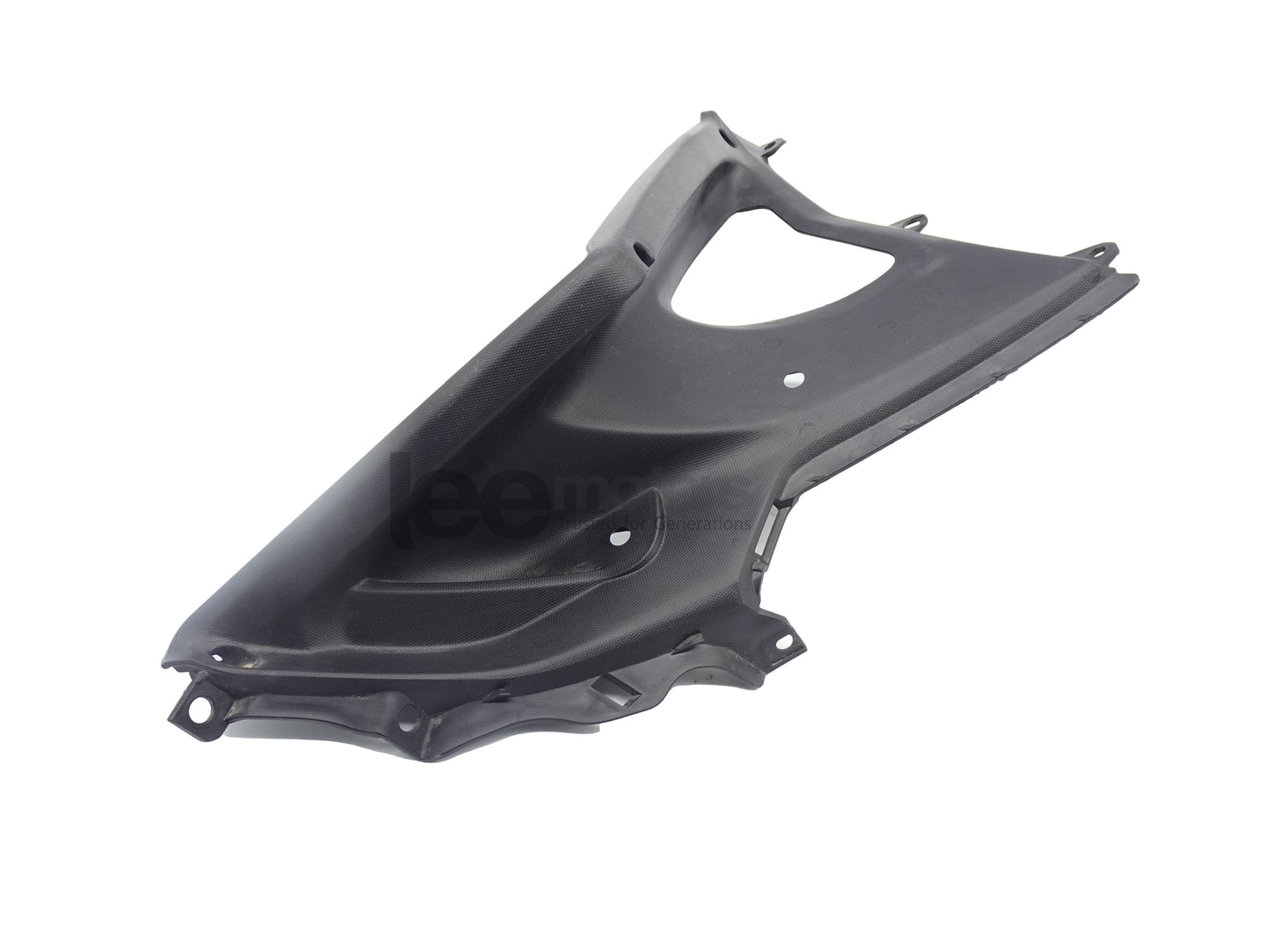 R MAIN PIPE COVER A (SPORT BONUS)