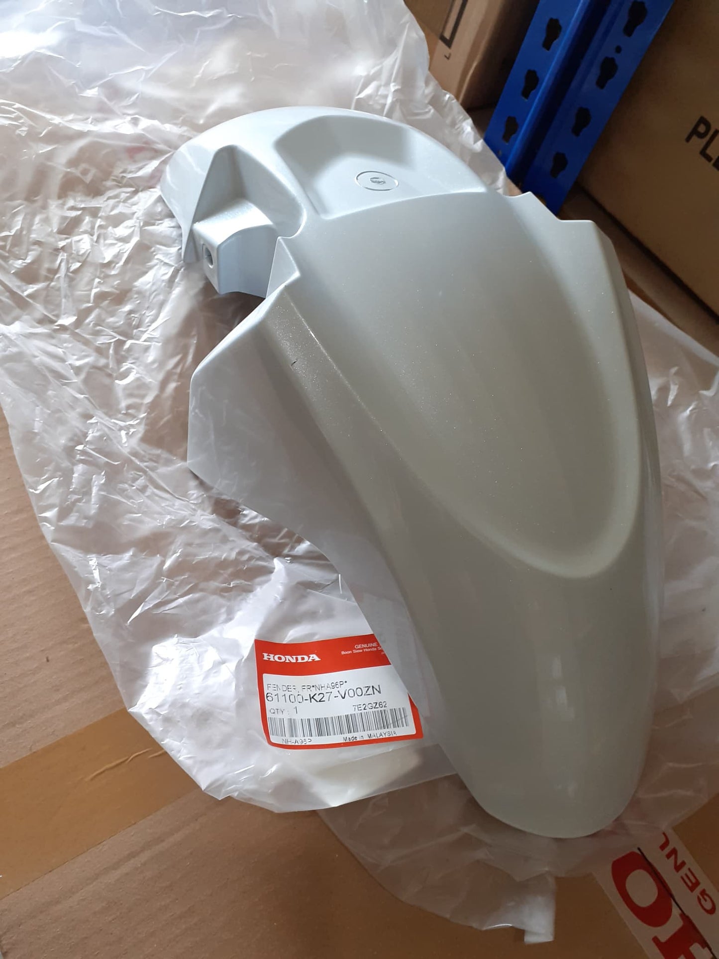 FENDER,FR *NH-A96P* (AIR BLADE)