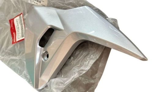 COVER,R FR FENDER *NH-411M*FORCE SILVER METALLIC - WAVE DASH V1