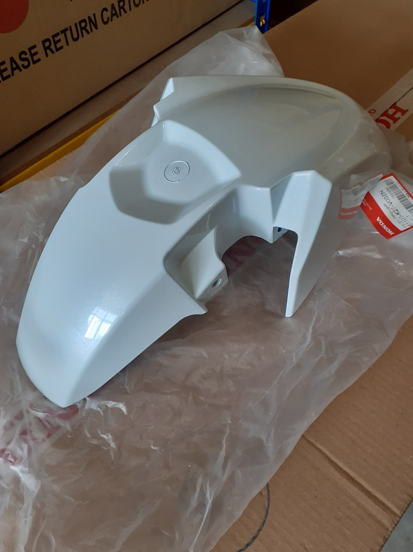 FENDER,FR *NH-A96P* (AIR BLADE)