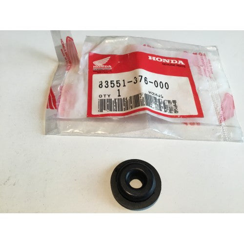 GROMMET,SIDE COVER-RS150R V1-4