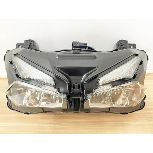 LIGHT ASSY,HEAD-CBR150R