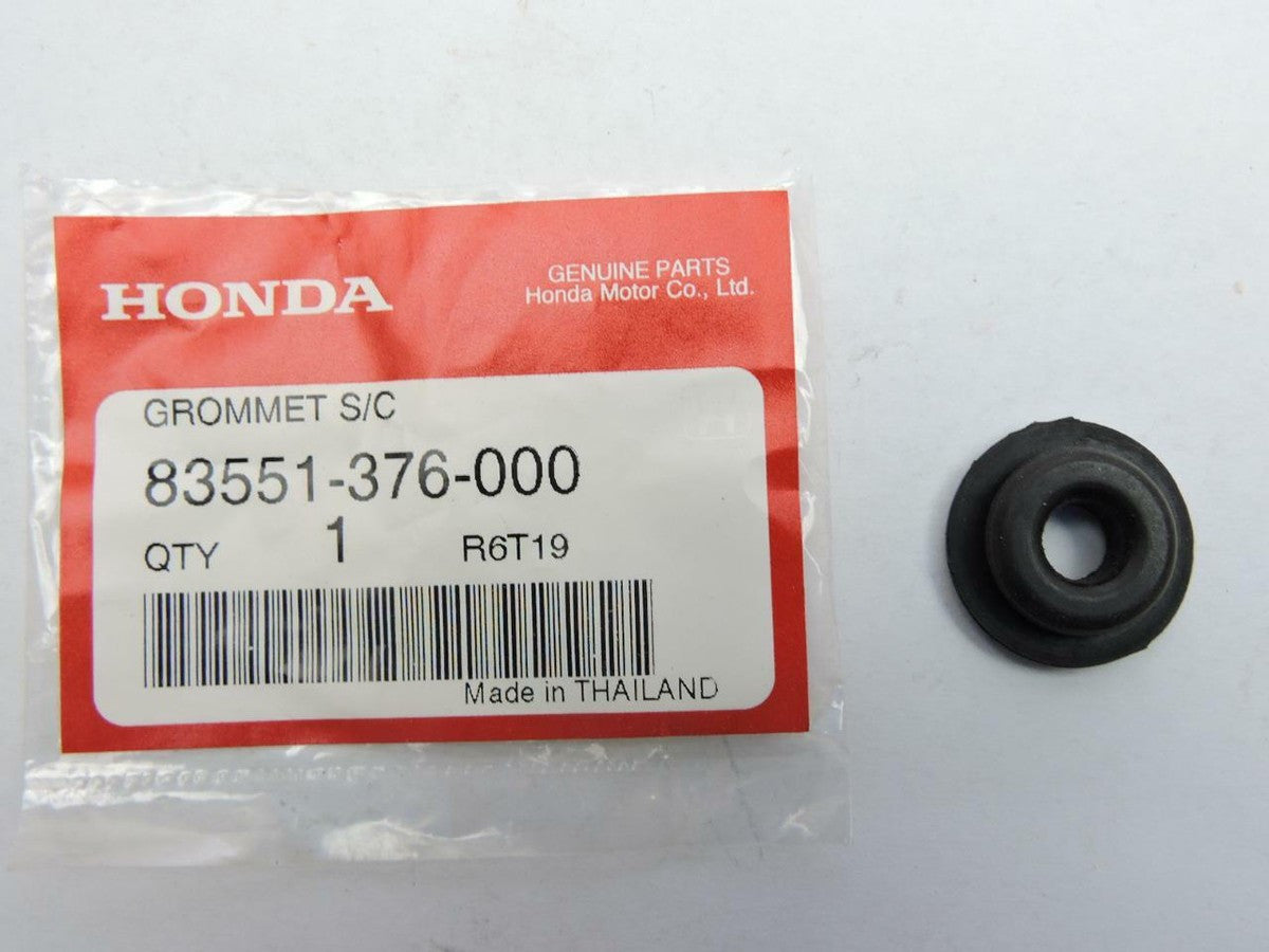 GROMMET,SIDE COVER-RS150R V1-4