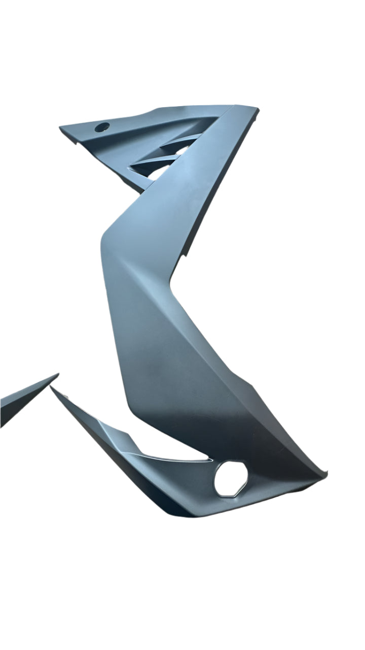 COVER,R SIDE *NH-B31M*MAT CHARCOAL GRAY METALIC - RS150R V1