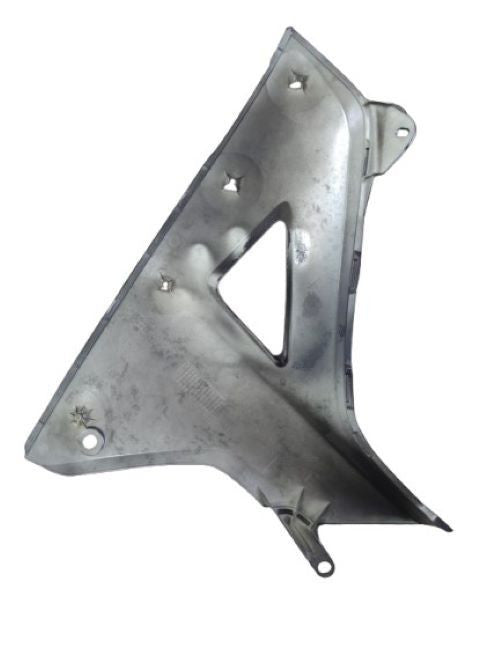 COVER,R MAIN PIPE SIDE * NH-A95M *SWORD SILVER METALLIC - (WAVE 110S) - DRUM BRAKE