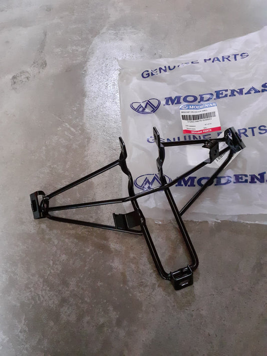 BRACKET,FR COVER (MR3)