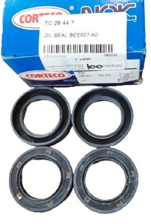 TC 28 44 7-OIL SEAL,BEE607-A0